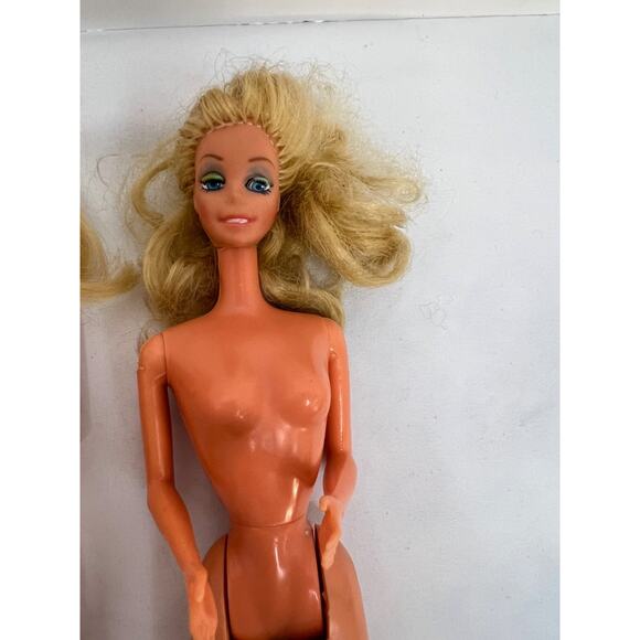 2 1966 Vintage Barbie Dolls with Push Button - Picture 3 of 9